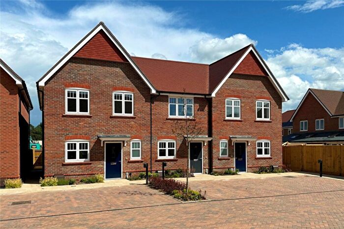 3 Bedroom End Of Terrace House For Sale In Spinner Avenue, Cranleigh, Surrey, GU6