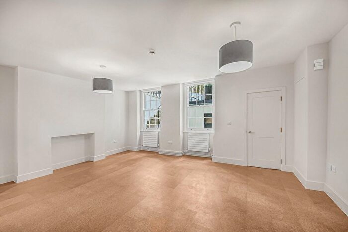 1 Bedroom Flat To Rent In Woburn Square, St Pancras, WC1H