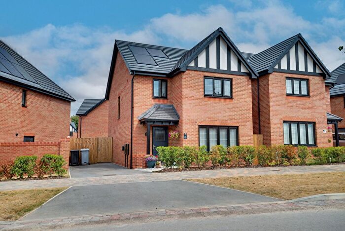 3 Bedroom Detached House For Sale In Cowfield Way, Somerford, CW12