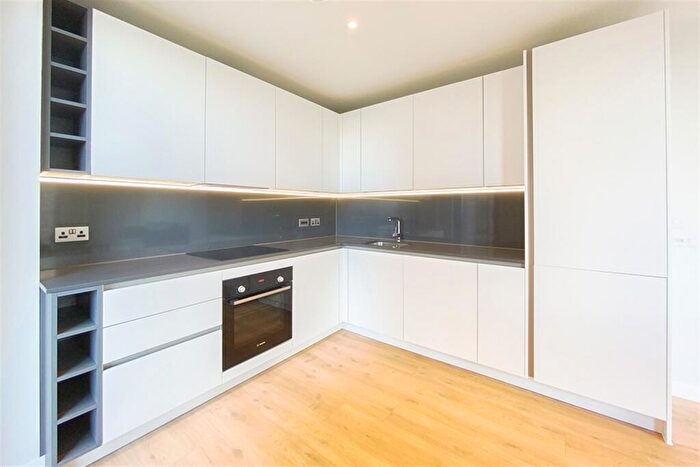2 Bedroom Apartment To Rent In The Gate, Meadowside, M4