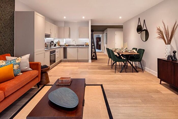 1 Bedroom Flat For Sale In Plot South Court, Milton Keynes, MK9