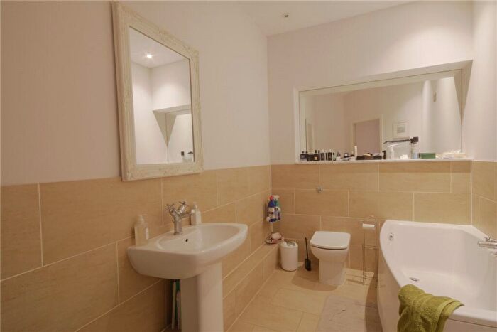2 Bedroom Apartment For Sale In Tranquil House, Worsdell Drive, Gateshead, Tyne And Wear, NE8