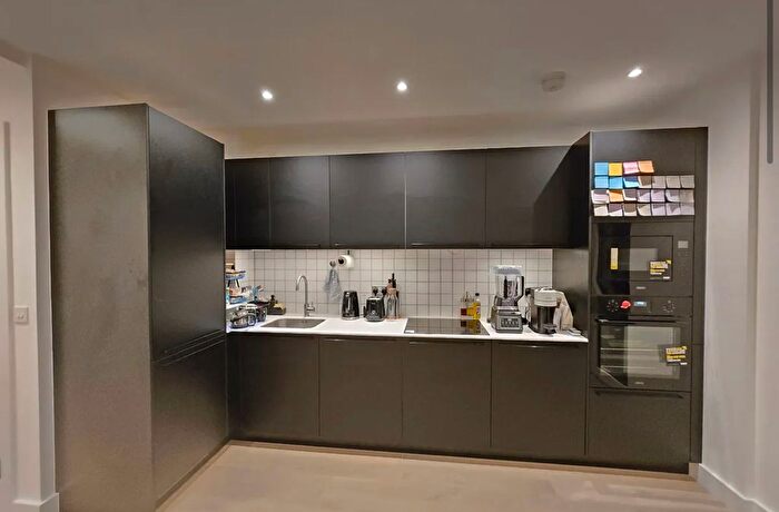 1 Bedroom Flat For Sale In Escapade Place, London, E14