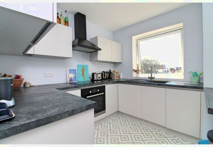 2 Bedroom Flat To Rent In Aymer House, Hove, BN3