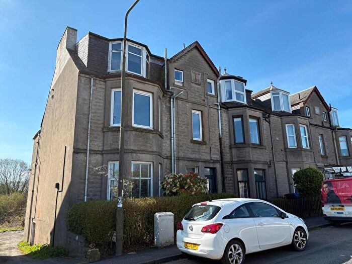 2 Bedroom Flat For Sale In Cocklaw Street, Kelty, KY4