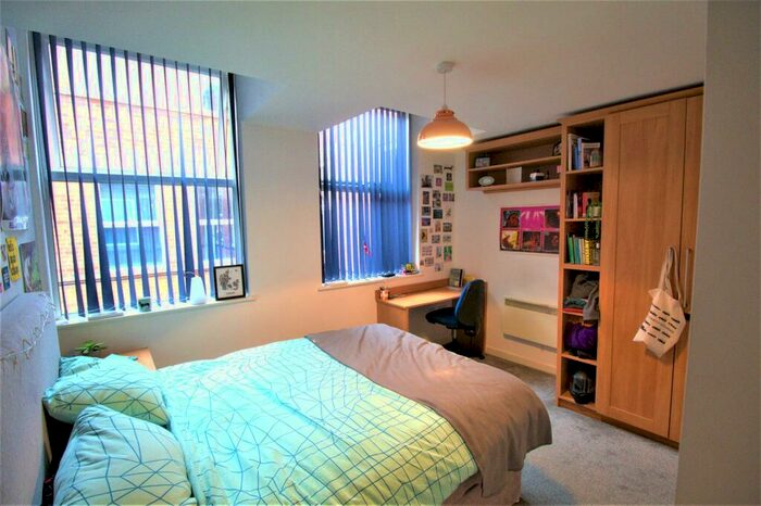 2 Bedroom Apartment To Rent In Apt Wheatsheaf Apts, - John Street, S2
