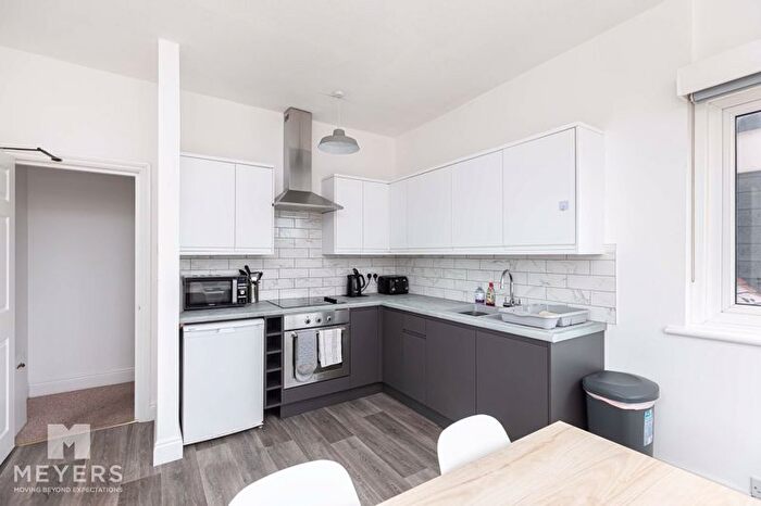 1 Bedroom Flat To Rent In West Bay, West Cliff Gardens, Bournemouth, BH2