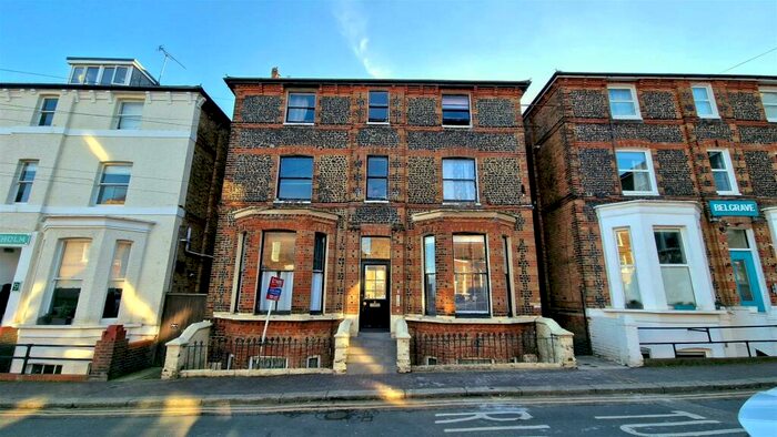 2 Bedroom Flat To Rent In Chandos Square, Broadstairs, CT10