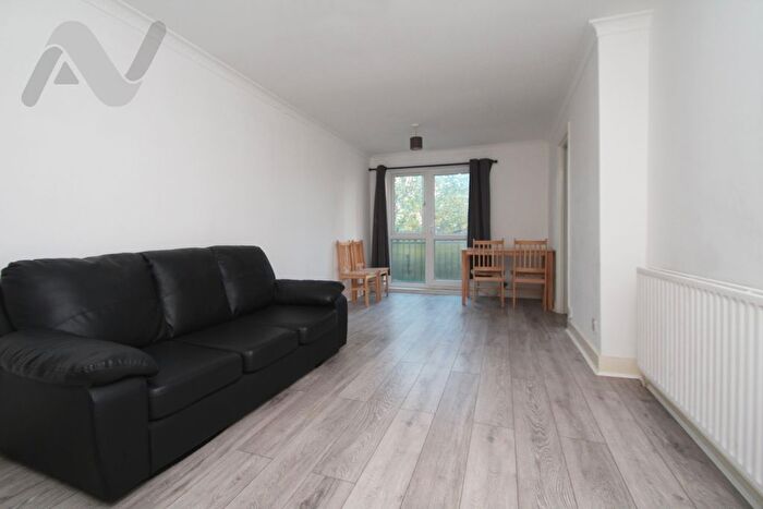 1 Bedroom Flat To Rent In Mayes Road, London, N22