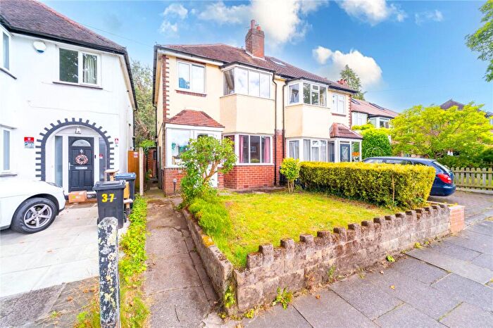 3 Bedroom Semi Detached House For Sale In Strathdene Road, Birmingham, West Midlands, B29