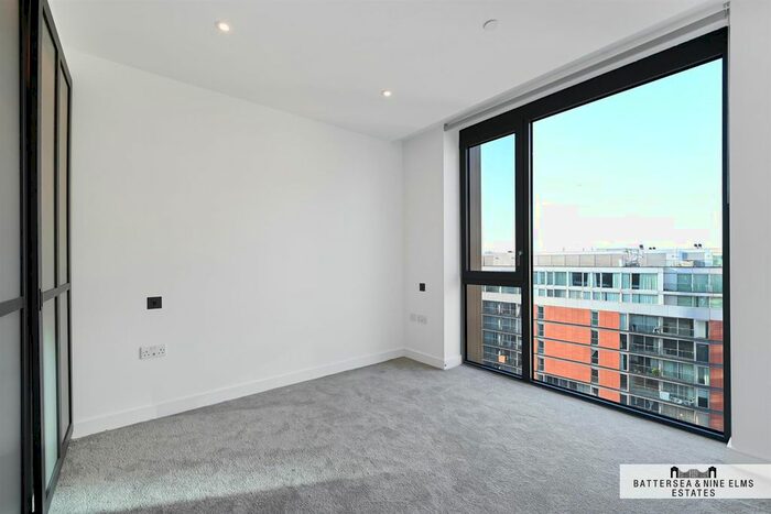 2 Bedroom Flat To Rent In Bowden House, Prince Of Wales Drive, SW11