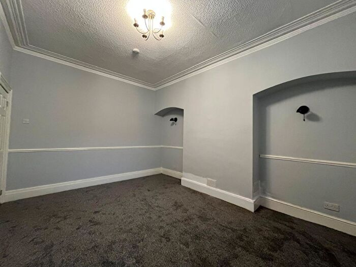 2 Bedroom Flat To Rent In Stanhope Road, South Shields, Tyne And Wear, NE33