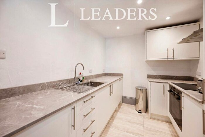 1 Bedroom Flat To Rent In Yarborough Road, Southsea, PO5