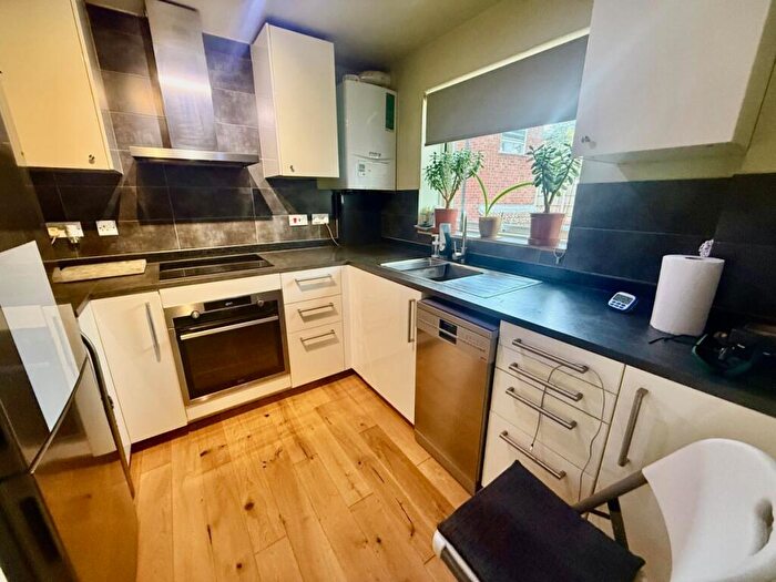 2 Bedroom Flat To Rent In Caversham Court, New Southgate, N11