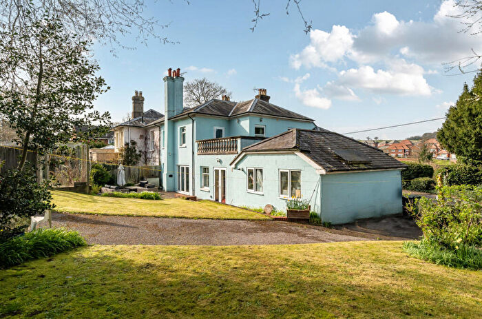 4 Bedroom House For Sale In Basingstoke Road, Alton, Hampshire, GU34