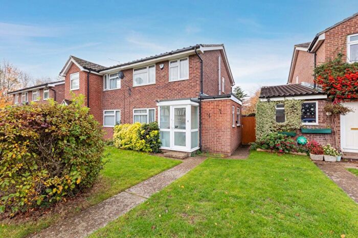 3 Bedroom Semi Detached House For Sale In Lowbrook Drive, Maidenhead, SL6