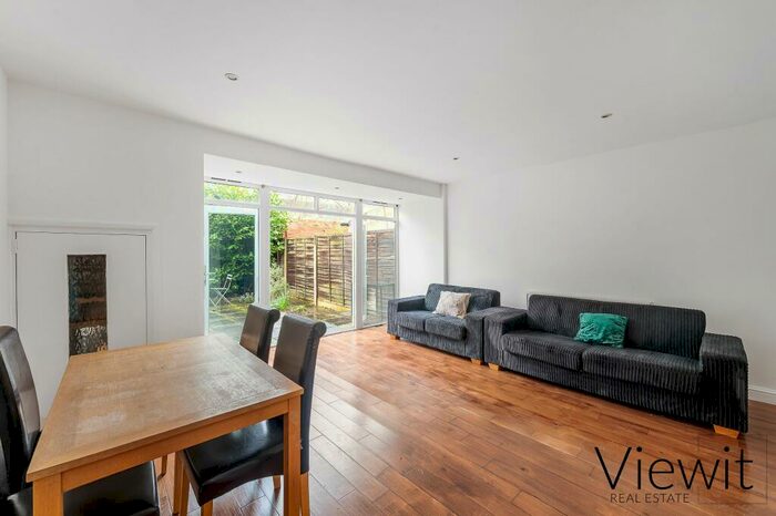 4 Bedroom Terraced House To Rent In Moody Street, London, E1