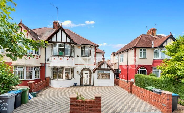 5 Bedroom Semi-Detached House To Rent In Wren Avenue, London, NW2