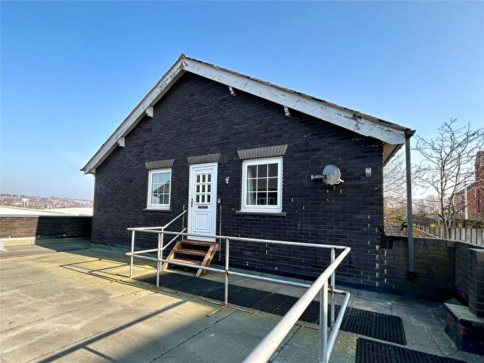 3 Bedroom Flat To Rent In Grimshaw Park, Blackburn, Lancashire, BB2