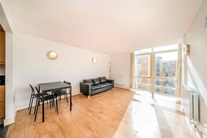 1 Bedroom Flat To Rent In Cassilis Road, Canary Wharf, E14