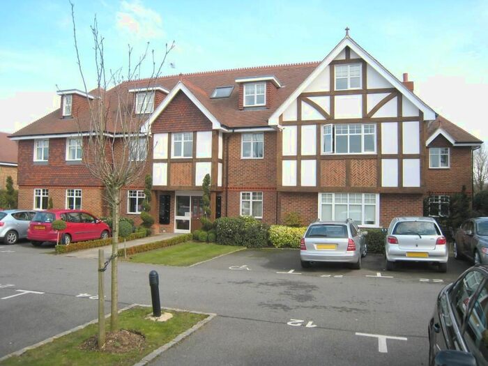 2 Bedroom Flat To Rent In Shoppenhangers Road, Maidenhead, SL6