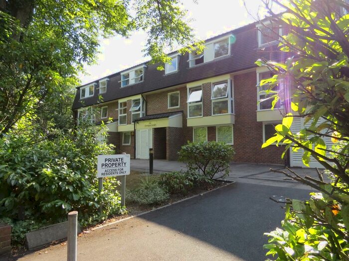 1 Bedroom Apartment To Rent In Farquhar Road, Upper Norwood, London, SE19
