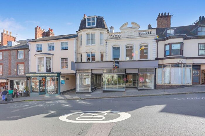 2 Bedroom Flat For Sale In High Street, Lewes, BN7