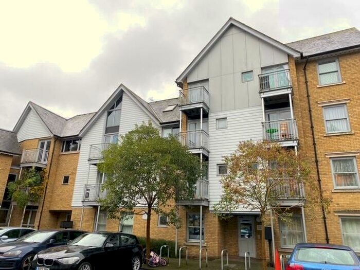 2 Bedroom Flat To Rent In Bingley Court, Canterbury, CT1