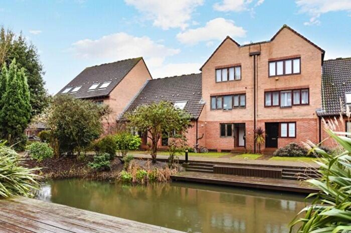 2 Bedroom House For Sale In Rotterdam Drive, London, , London, E14
