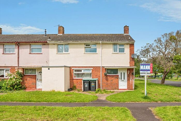 3 Bedroom End Of Terrace House For Sale In Kent Road, Gosport, Hampshire, PO13
