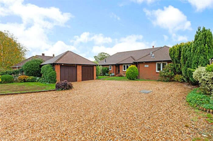 4 Bedroom Bungalow For Sale In Little Berkeley, Monk Sherborne, RG26
