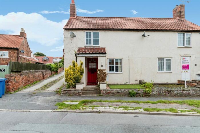 2 Bedroom Semi-Detached House For Sale In Little London Lane, West Cowick, Goole, DN14