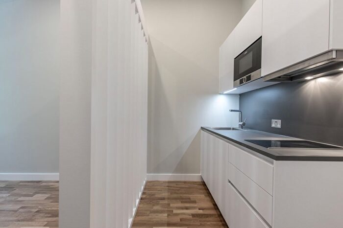 Studio To Rent In Russell Road, London, N13