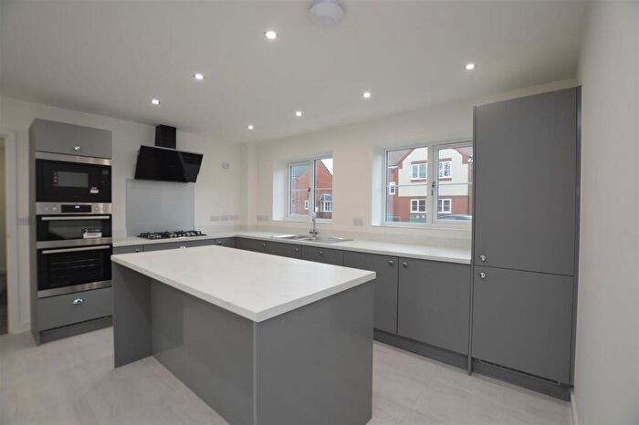 4 Bedroom House To Rent In Bedford Way, Calow, S44