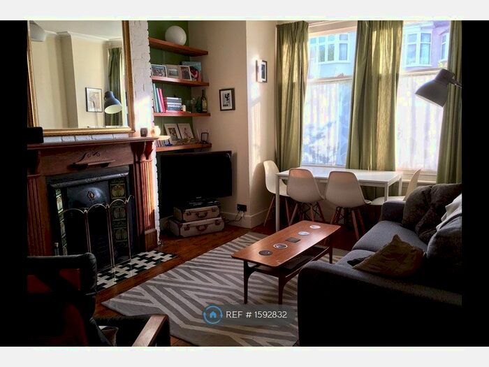 1 Bedroom Flat To Rent In Tooting Bec, London, SW17