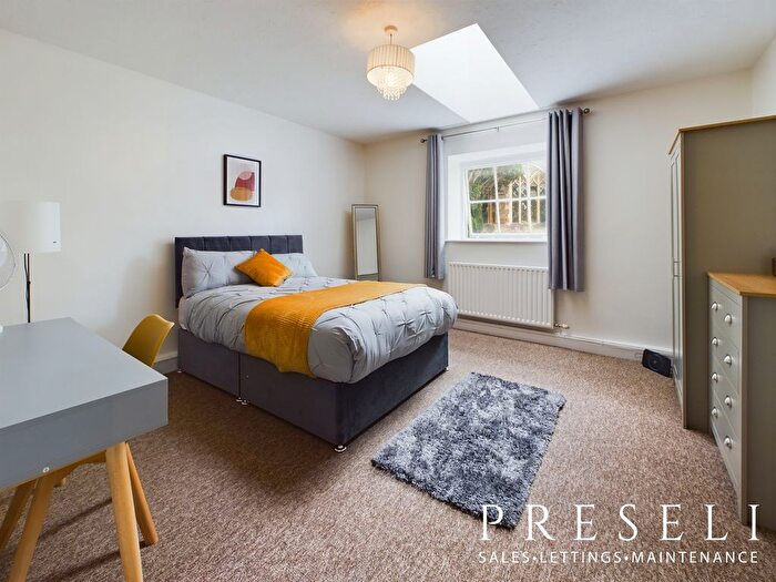 2 Bedroom Flat To Rent In St. Marys Street, Haverfordwest, SA61