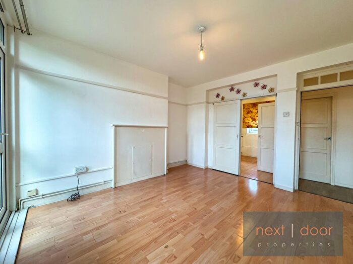 1 Bedroom Flat To Rent In Comber Grove, Camberwell, SE5