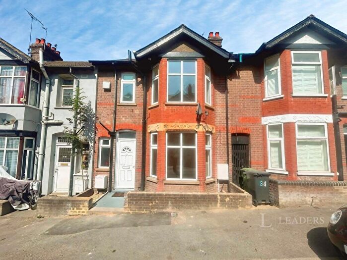 3 Bedroom House To Rent In Russell Rise, Luton, Bedfordshire, LU1