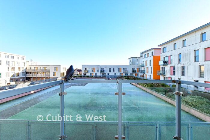 2 Bedroom Apartment For Sale In Fratton Way, Southsea, Hampshire, PO4