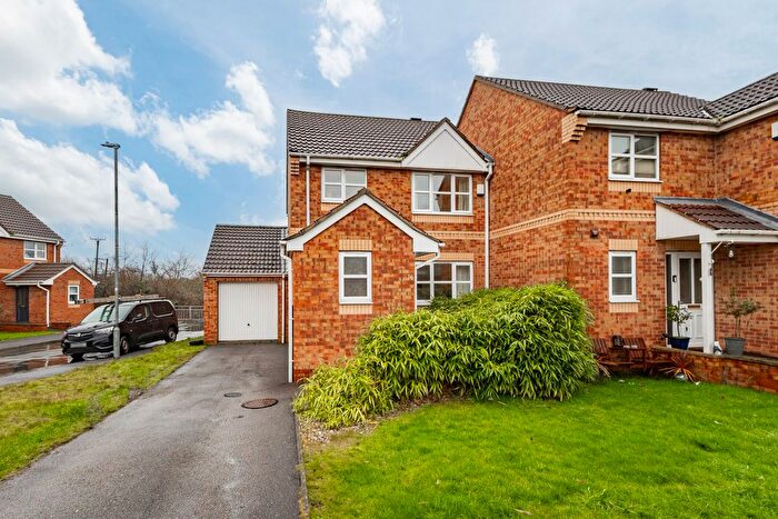 3 Bedroom Semi Detached House For Sale In Regent Court, Hoyland, S74