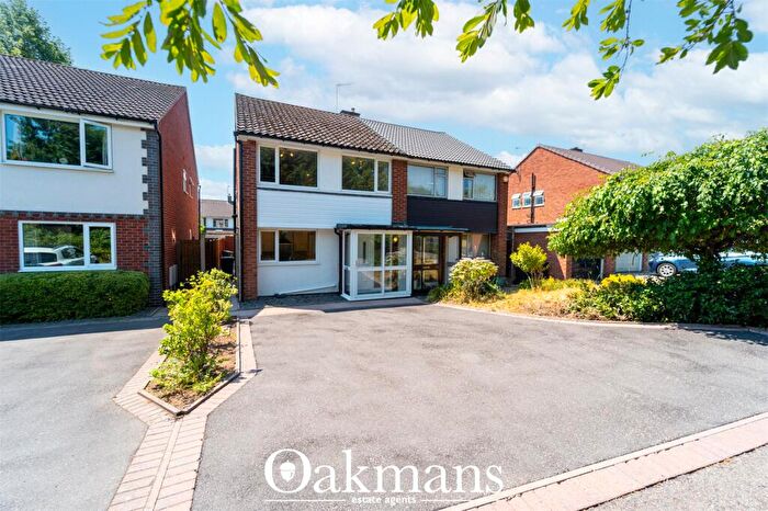 3 Bedroom Semi-Detached House For Sale In New Road, Bromsgrove, Worcestershire, B60