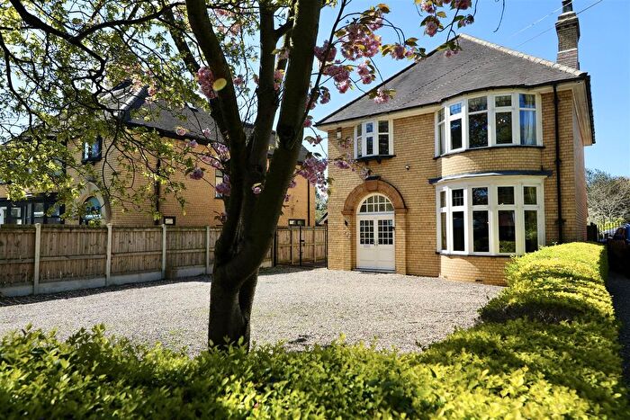 4 Bedroom Detached House For Sale In Beverley Road, Hull, HU6