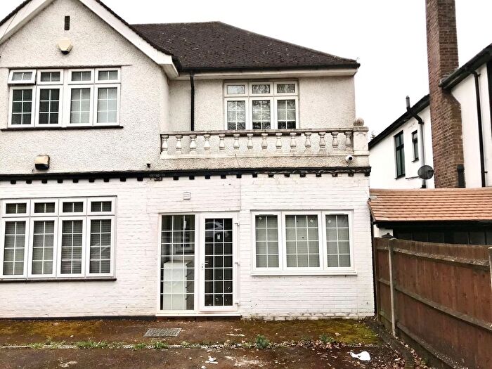 Studio To Rent In Elms Road, Harrow, HA3