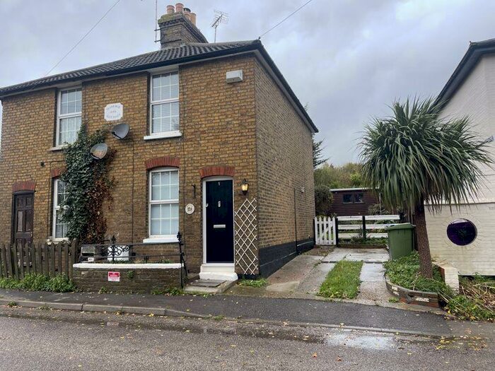 2 Bedroom Semi-Detached House To Rent In Chestnut Street, Sittingbourne, ME9