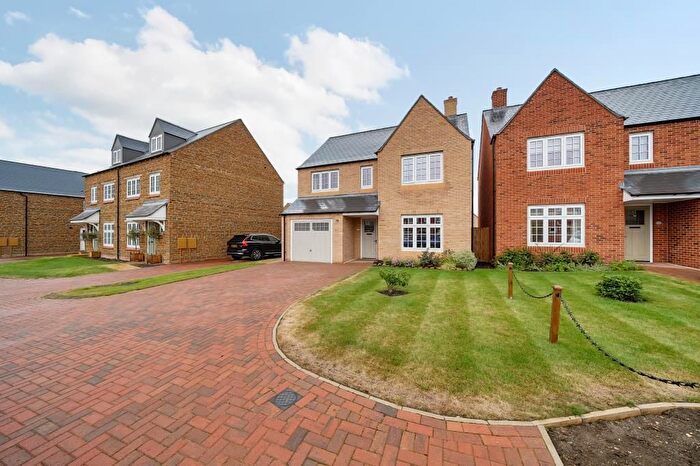4 Bedroom Detached House To Rent In Banbury, Oxfordshire, OX16