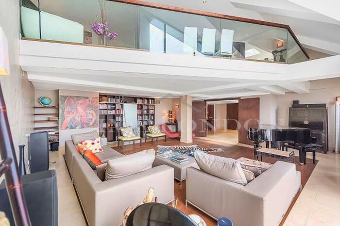 4 Bedroom Flat To Rent In Bishops Wharf House, Battersea, London, SW11