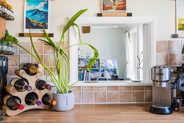 2 Bedroom Flat For Sale In Elm Court, Hillcourt Road, Pittville, Cheltenham, GL52