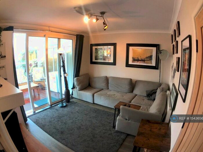 6 Bedroom Semi-Detached House To Rent In Stanshaw Close, Bristol, BS16