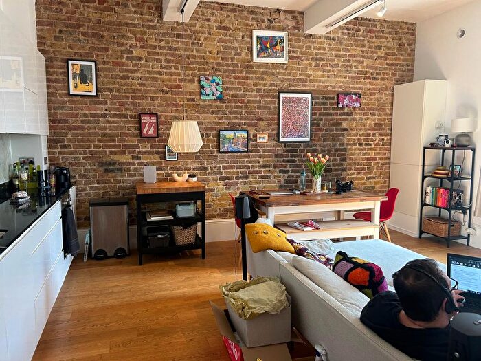 2 Bedroom Flat To Rent In Drapers Road, London, N17