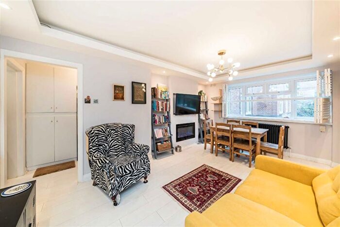 2 Bedroom Flat For Sale In Brixton Hill, Brixton, SW2